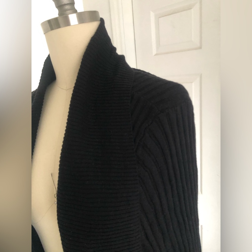White House Black market long sleeves Cardigan. - Picture 4 of 10